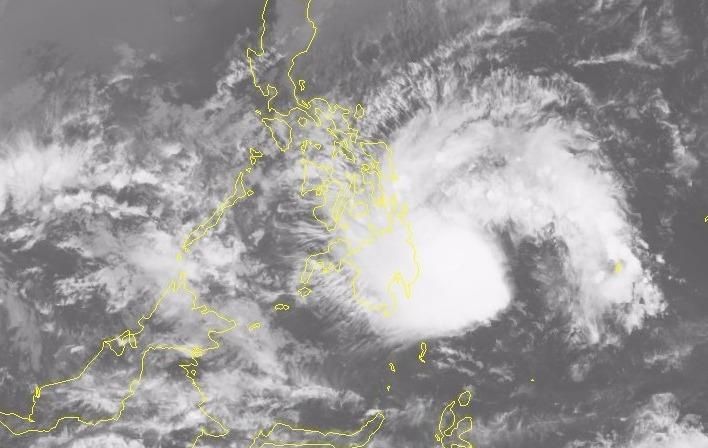 Bao Tembin tang toc, giat cap 14 khi vao Bien Dong hinh anh