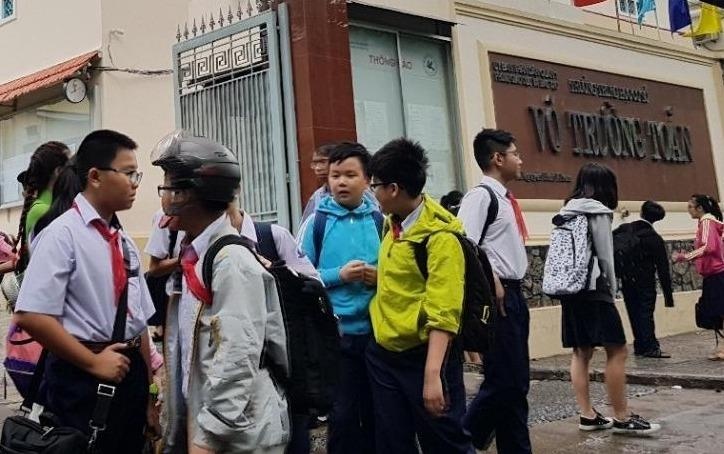 Cong van khan: Hoc sinh Sai Gon nghi hoc tranh bao tu sang 25/12 hinh anh