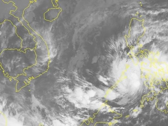 Ap thap nhiet doi tang toc vao Bien Dong hinh anh