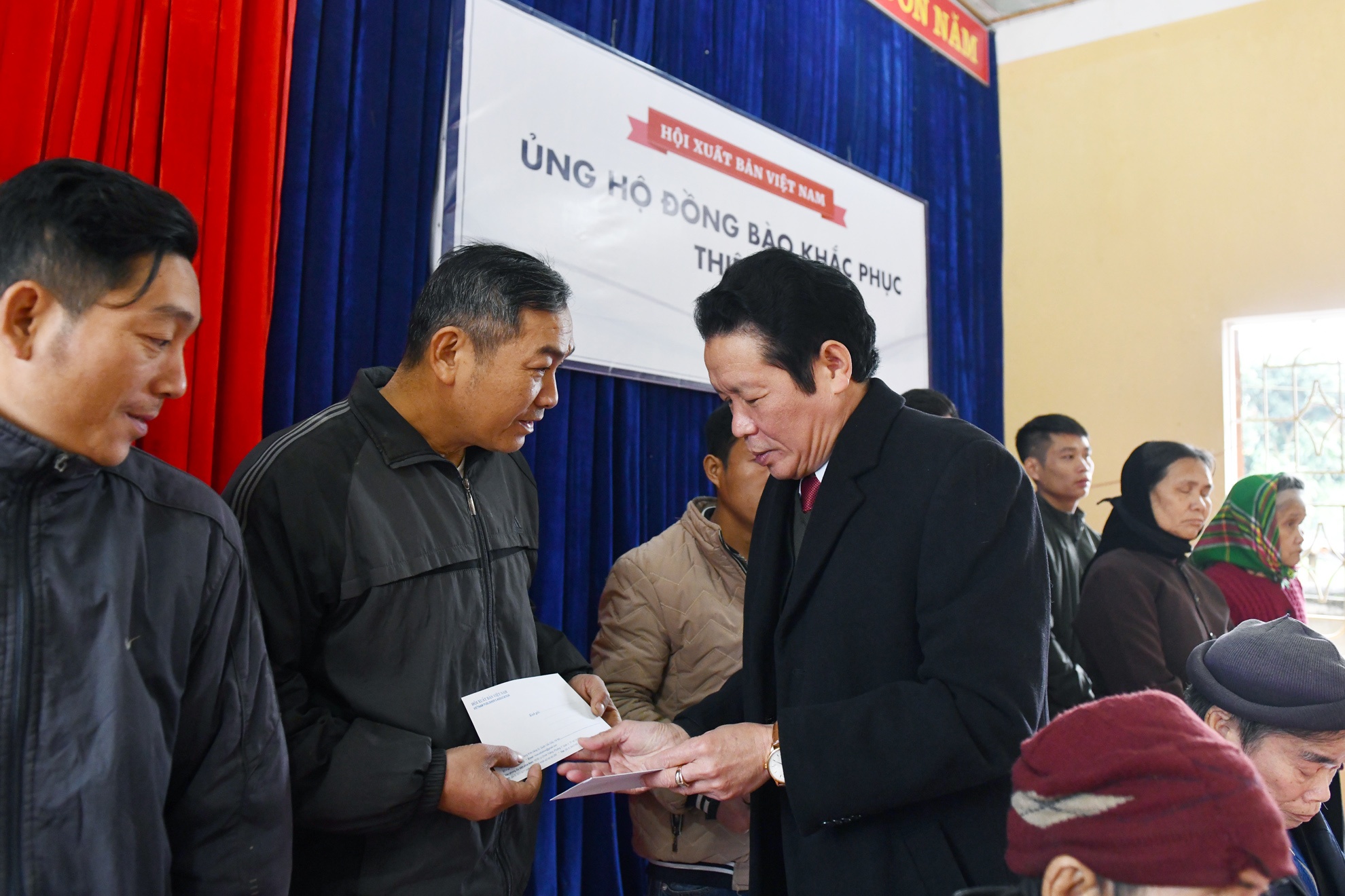 Yen Bai sau mua lu anh 3