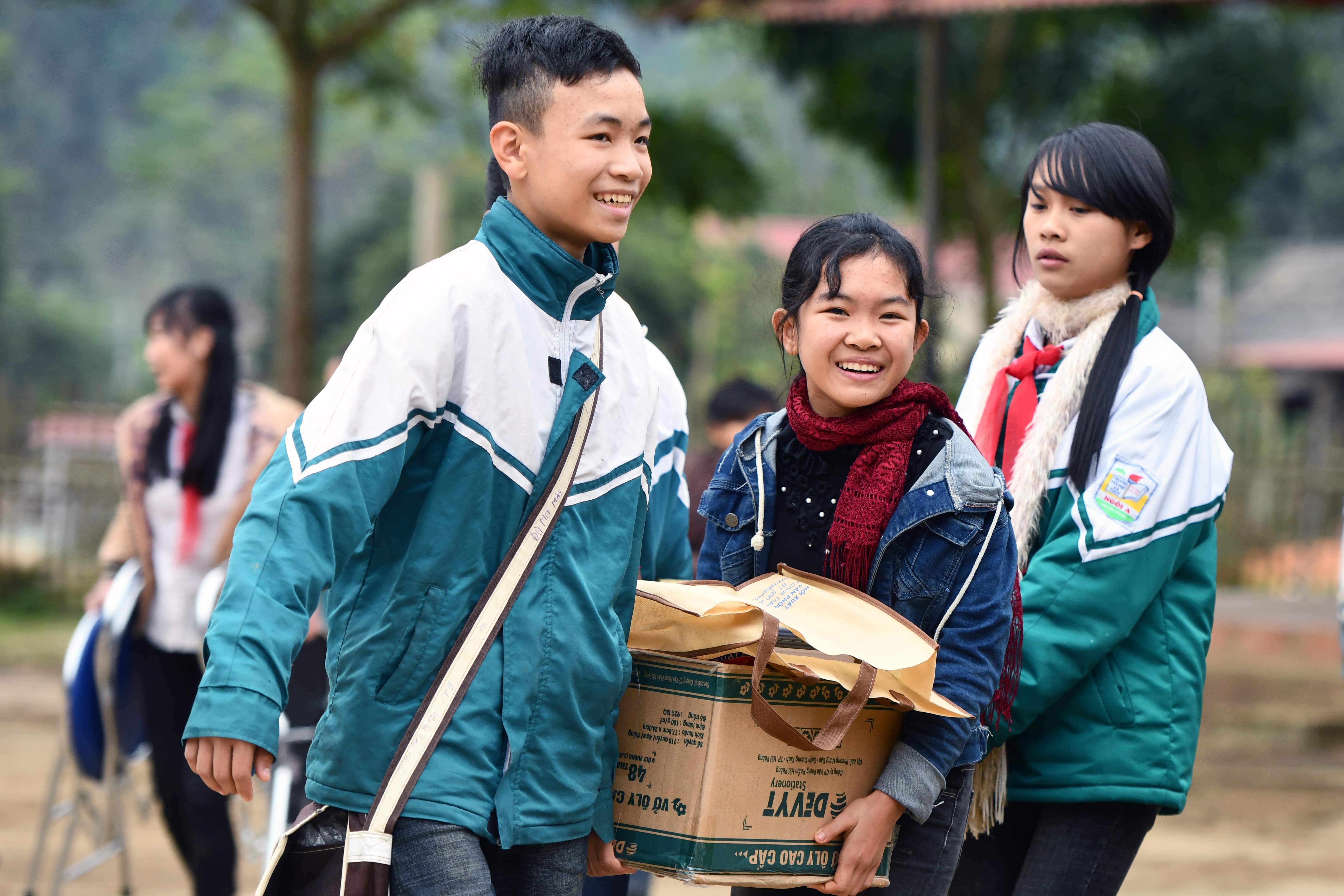 Am long noi vung lu Yen Bai hinh anh