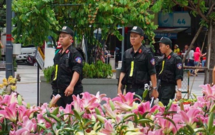 900 nguoi tham gia giu an ninh duong hoa Nguyen Hue hinh anh