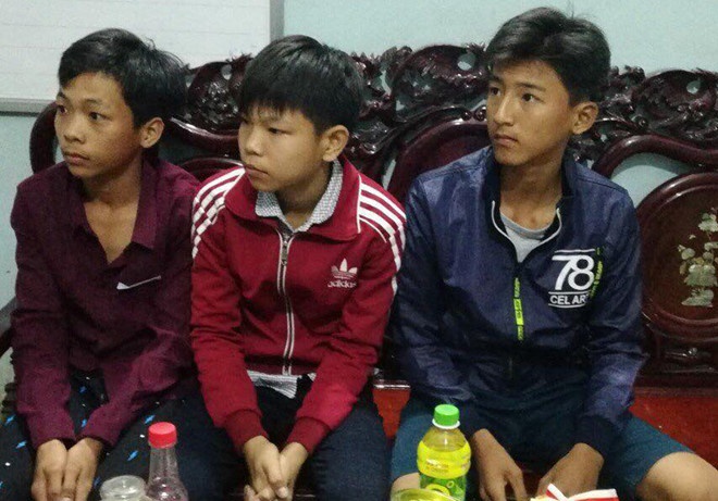 khen ngợi 3 học sinh trả lại 40 triệu đồng ảnh 1 khen ngoi 3 hoc sinh tra lai 40 trieu dong anh 1