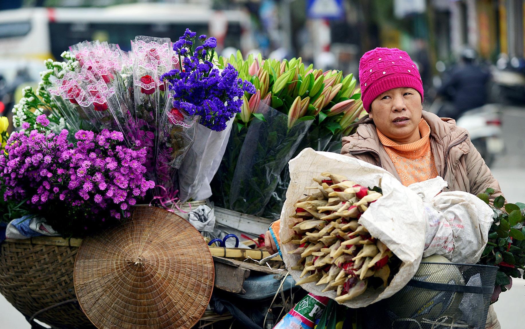 Mien Bac mua ret, Nam Bo cao diem nang nong dip 8/3 hinh anh