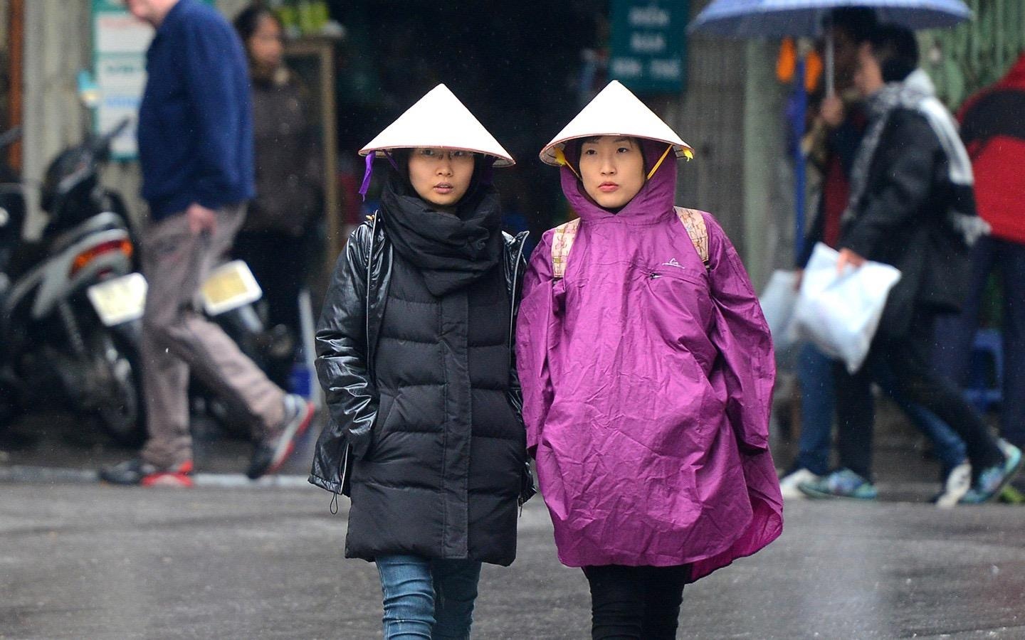 Mien Bac chuyen mua ret, co noi duoi 12 do C hinh anh