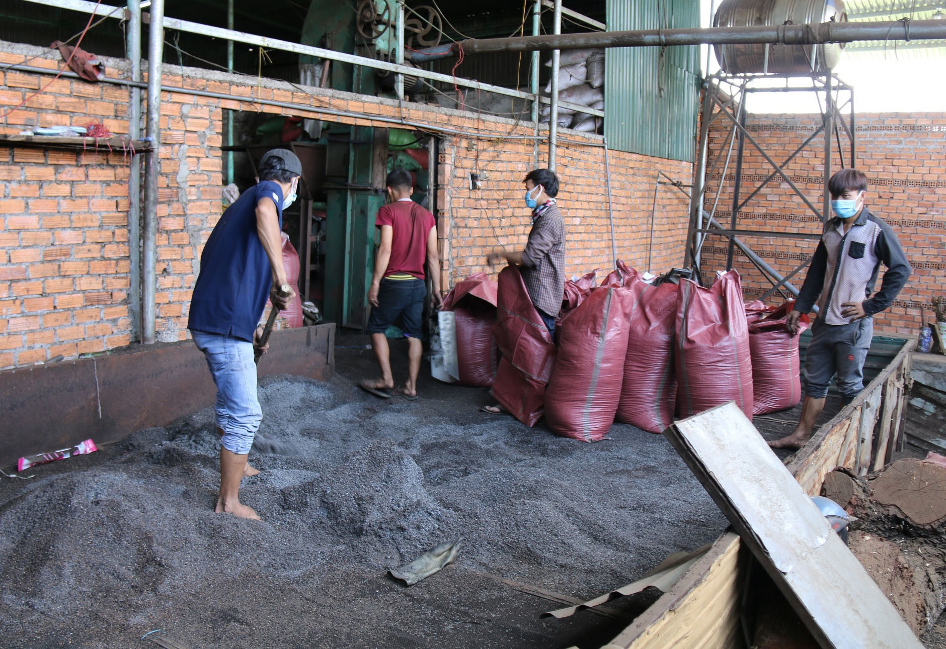 Trộn cafe vào lõi pin ảnh 1 Tron cafe vao loi pin anh 1