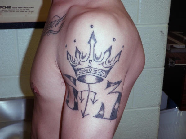 Latin Kings: Bang dang My khet tieng mang hinh xam vuong mien hinh anh