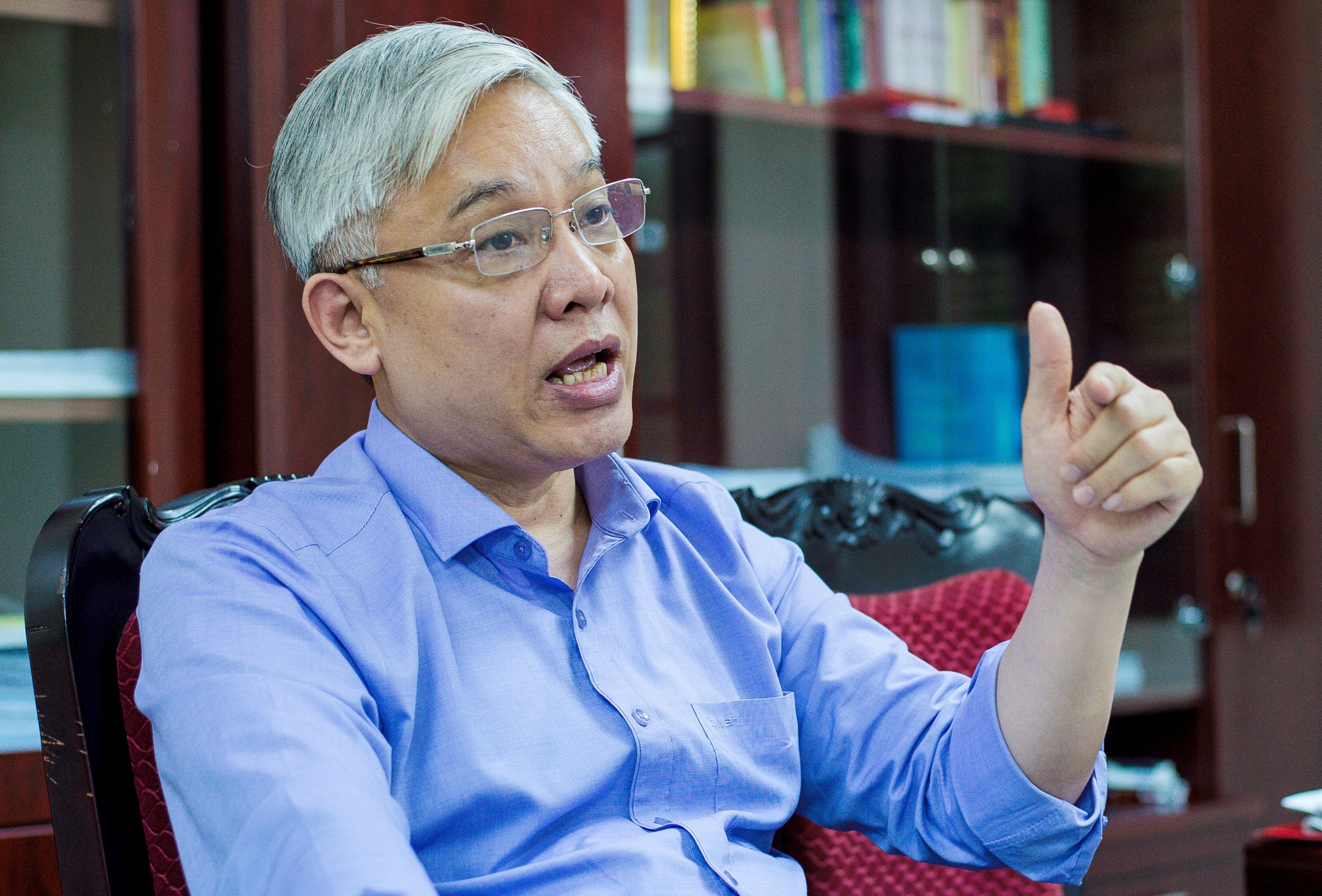 'Can bo tre thieu tu duong, ren luyen de sa vao chu nghia ca nhan' hinh anh