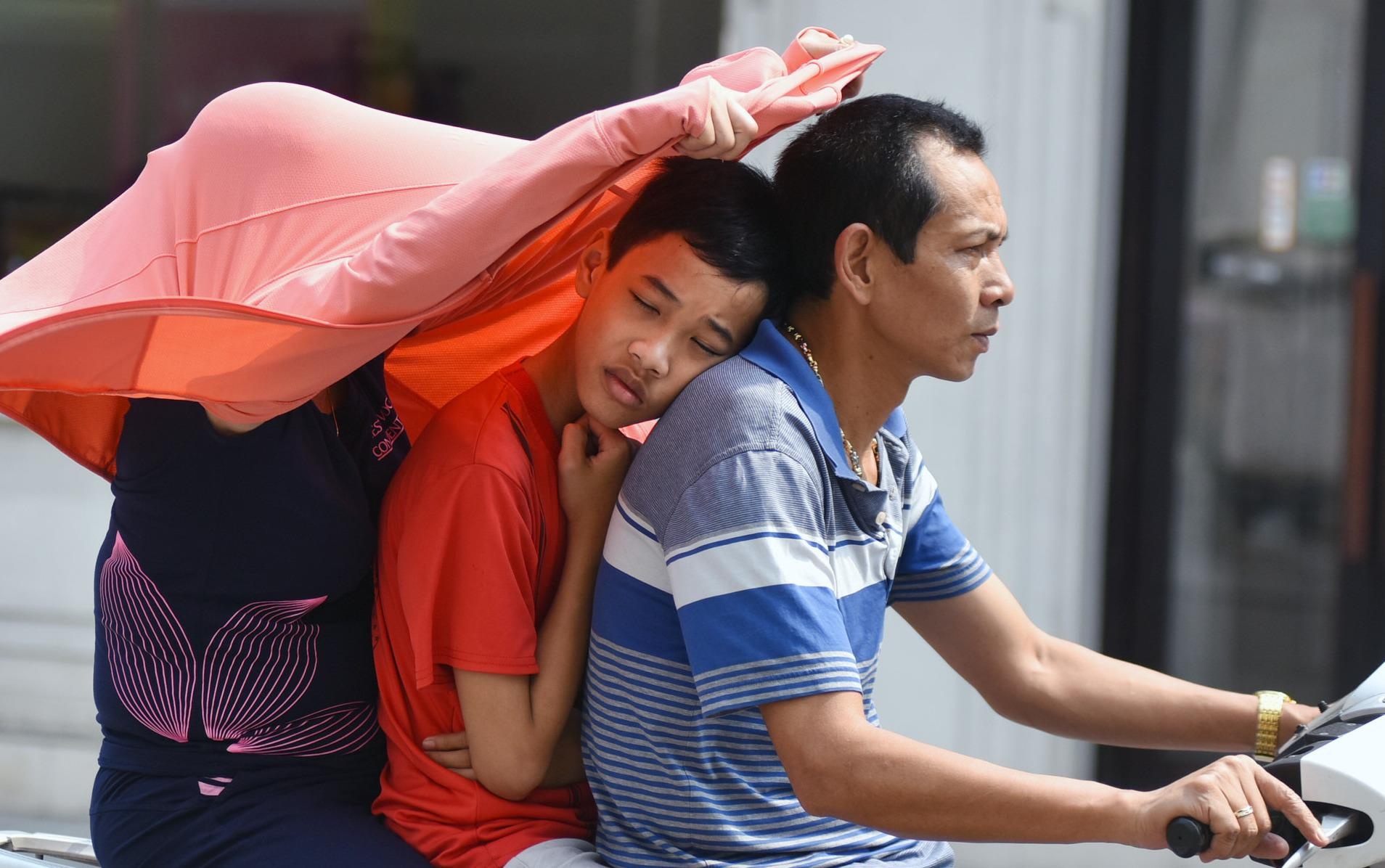 Bao so 2 suy yeu gay nang dien rong o Bac Bo hinh anh