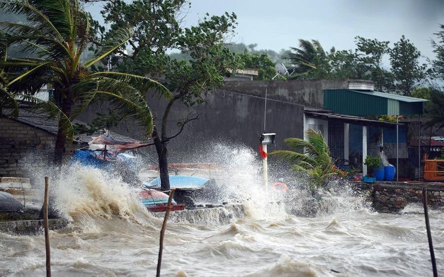 Thoi tiet xau o vung bien phia Nam, nang nong o Bac va Trung Bo hinh anh