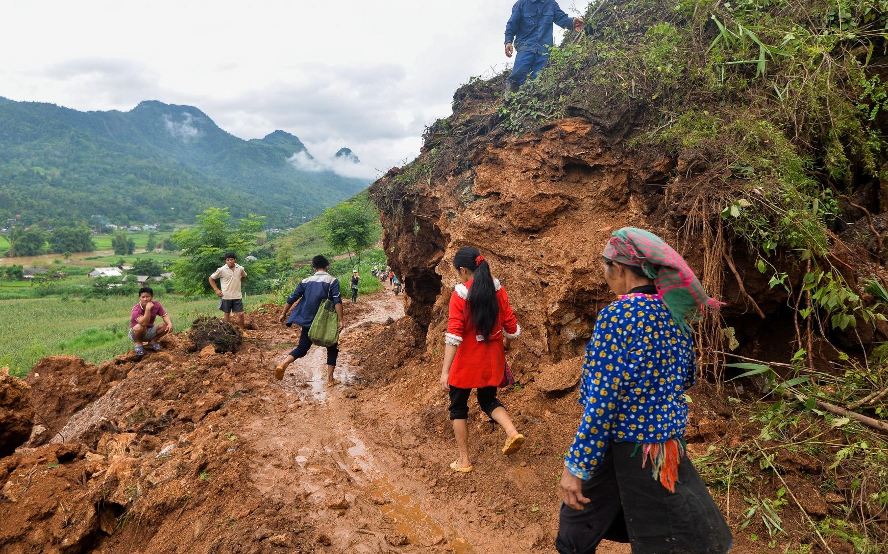 23 nguoi chet do dot lu bat thuong hinh anh