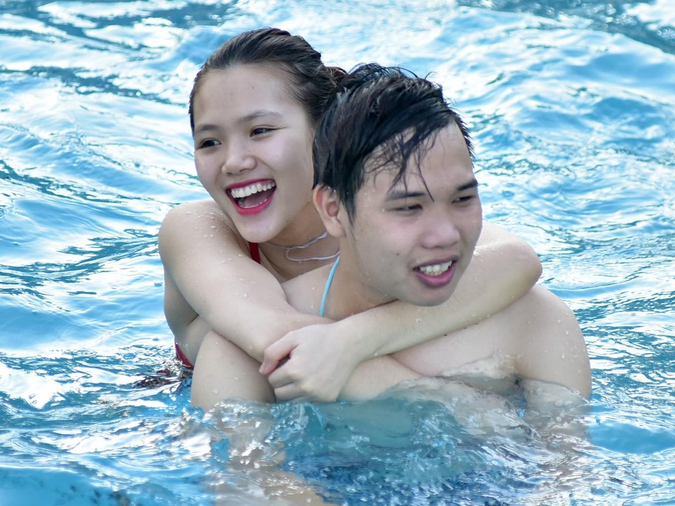 Ha Noi nong tren 30 do C ca ngay, mien Trung tren 40 do C hinh anh