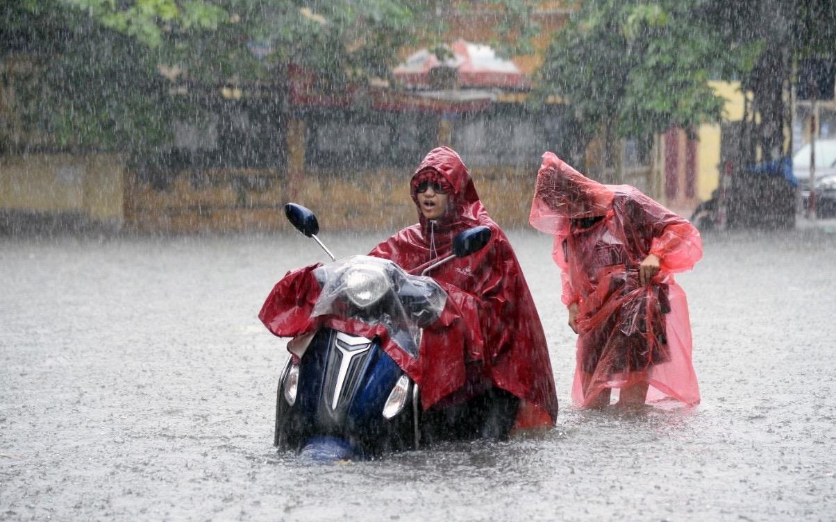 Chieu nay mien Bac mua dong, nang nong cham dut hinh anh