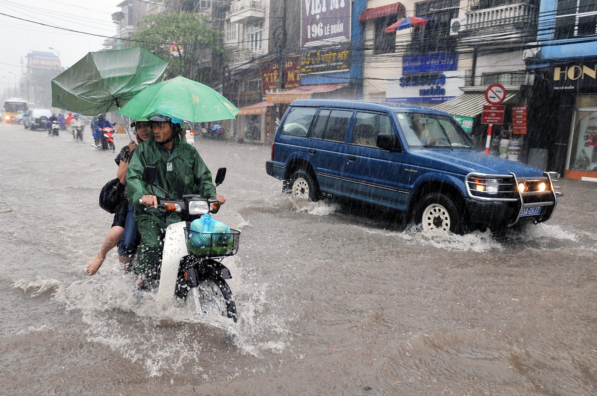 Mua lon dai ngay anh 1