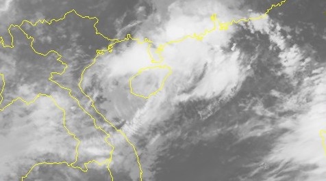 Ap thap nhiet doi gay mua lon o Bac Bo, Bac Trung Bo hinh anh