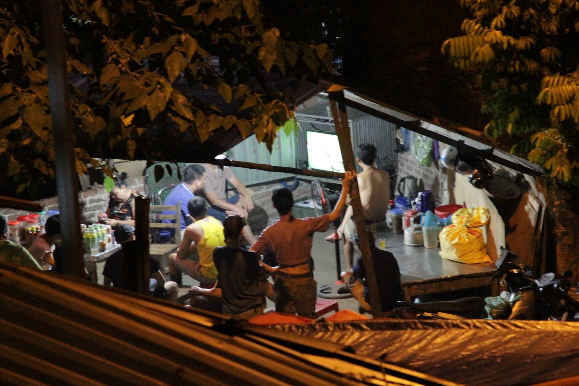 Co vu bong da Viet Nam anh 8