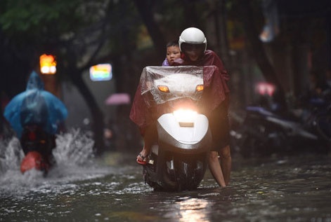 Mien Bac mua lon tren dien rong, de phong lu quet va sat lo dat hinh anh