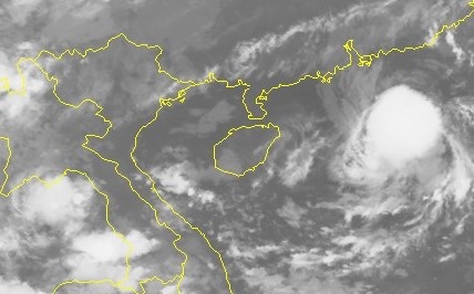 Bao so 5 tren Bien Dong anh 2