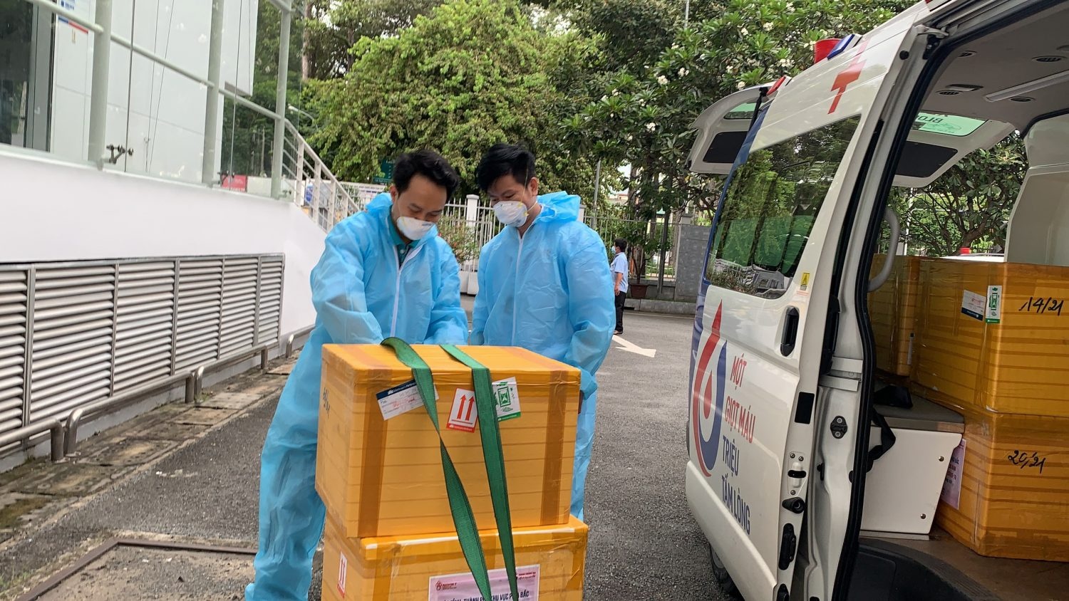 Them 2.000 don vi mau duoc chi vien toi TP.HCM hinh anh