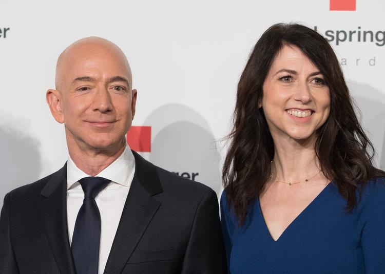MacKenzie Bezos là nữ anh hùng trong thời đại này ảnh 1 MacKenzie Bezos la nu anh hung trong thoi dai nay anh 1