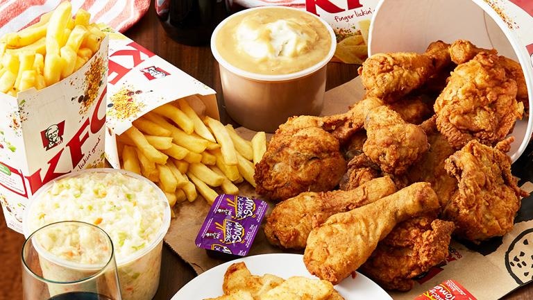 Nam thanh nien an KFC 'chua' suot mot nam hinh anh