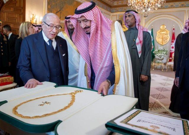 Elizabeth không phải là người giàu nhất nước Anh ảnh 2 Elizabeth khong phai la nguoi giau nhat nuoc Anh anh 2