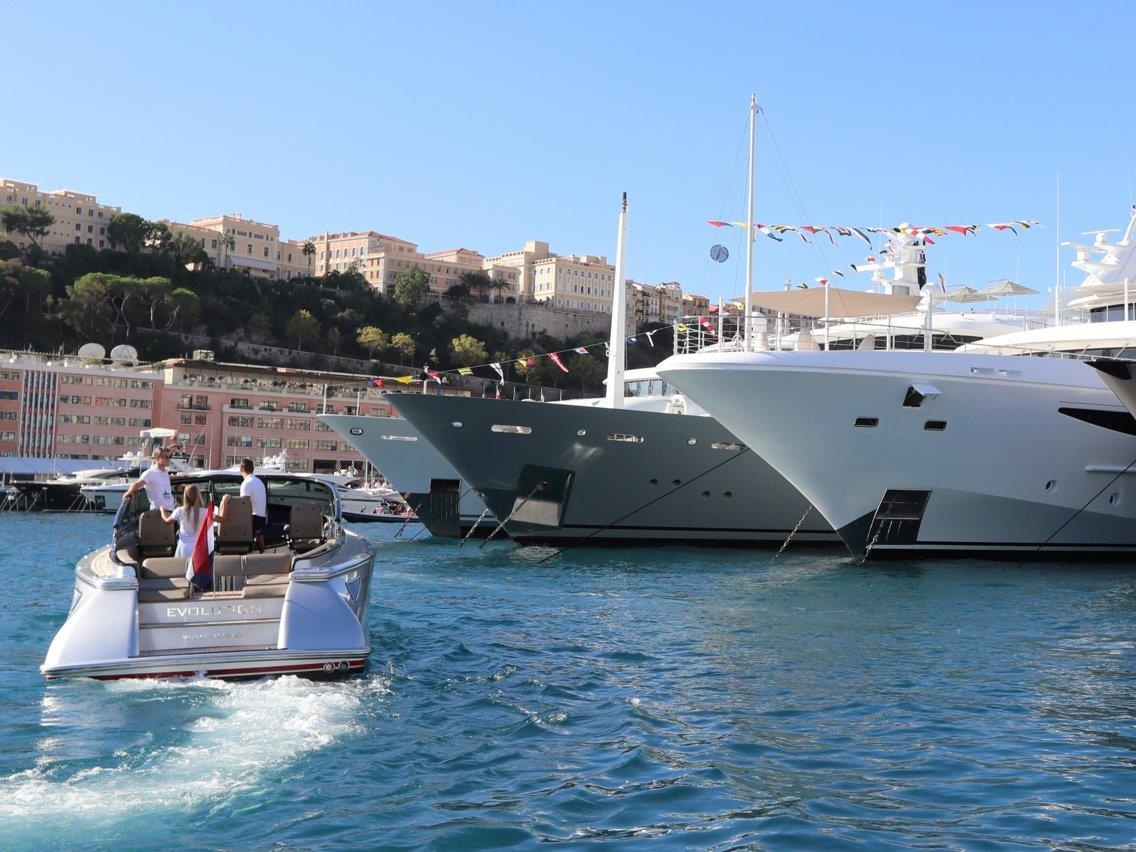 Thanh pho hon 1/3 so dan la ty phu,  0% nguoi ngheo anh 11