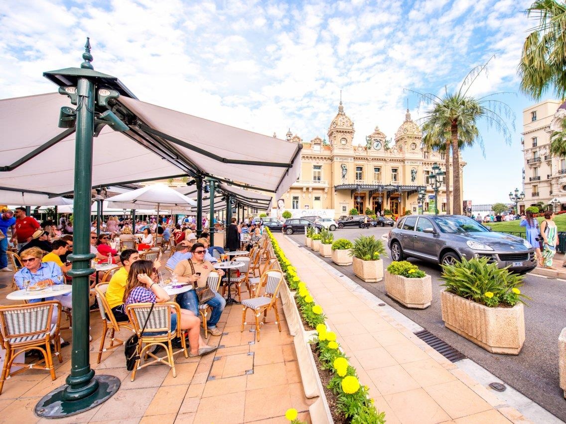 Thanh pho hon 1/3 so dan la ty phu,  0% nguoi ngheo anh 4