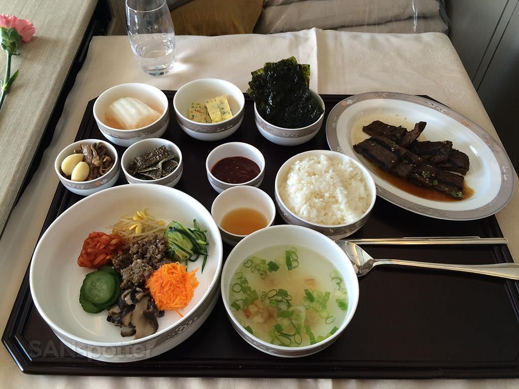 cac mon an duoc phuc vu tren may bay anh 22