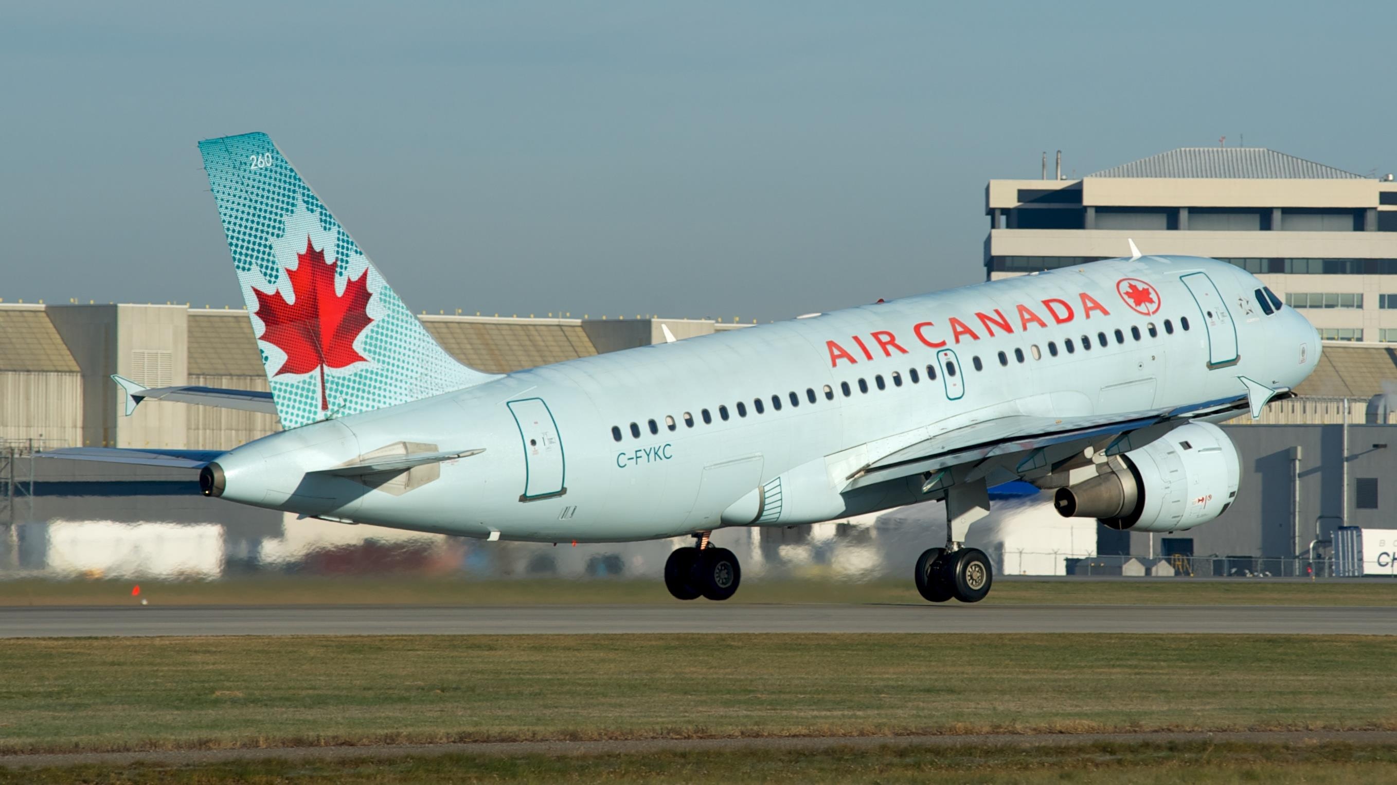 hành khách bị bỏ sót tại Air Canada ảnh 1 hanh khach bi bo sot tai Air Canada anh 1