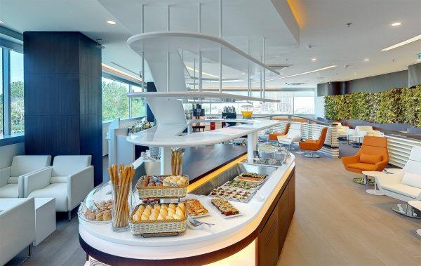 phong cho sang chanh cua cac san bay quoc te anh 25