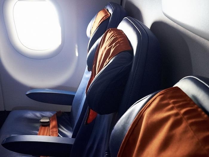 đồ bẩn nhất trên máy bay ảnh 1 do ban nhat tren may bay anh 1