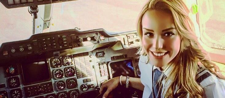 nu phi cong xinh dep anh 15