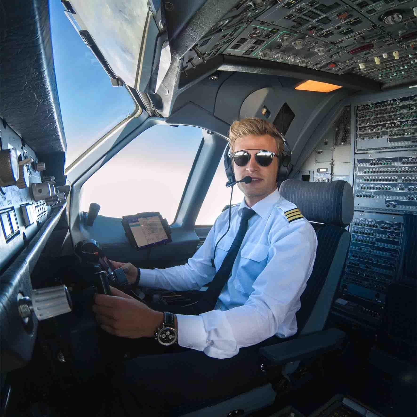 phi cong thuong lam gi trong chuyen bay anh 16