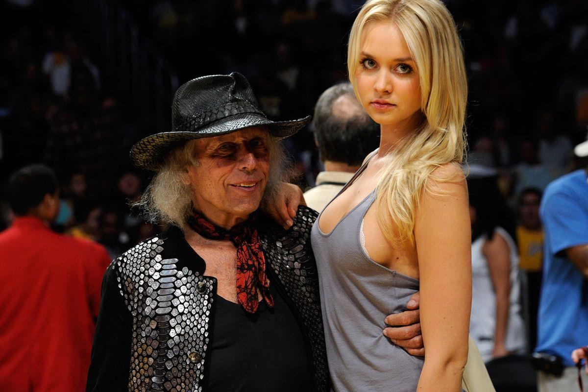 cuoc hon nhan chenh lech tuoi tac cua ty phu anh 15