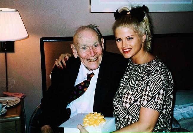 cuoc hon nhan chenh lech tuoi tac cua ty phu anh 17