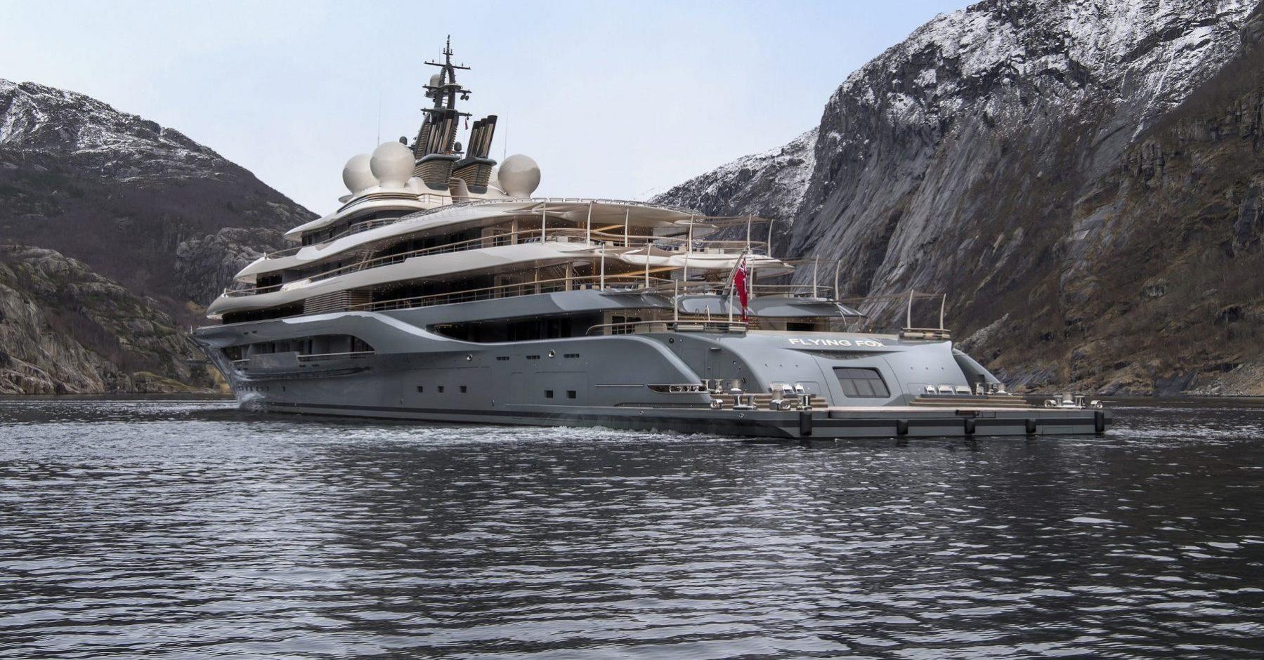 Tin don ty phu Jeff Bezos so huu du thuyen 400 trieu USD gay xon xao hinh anh