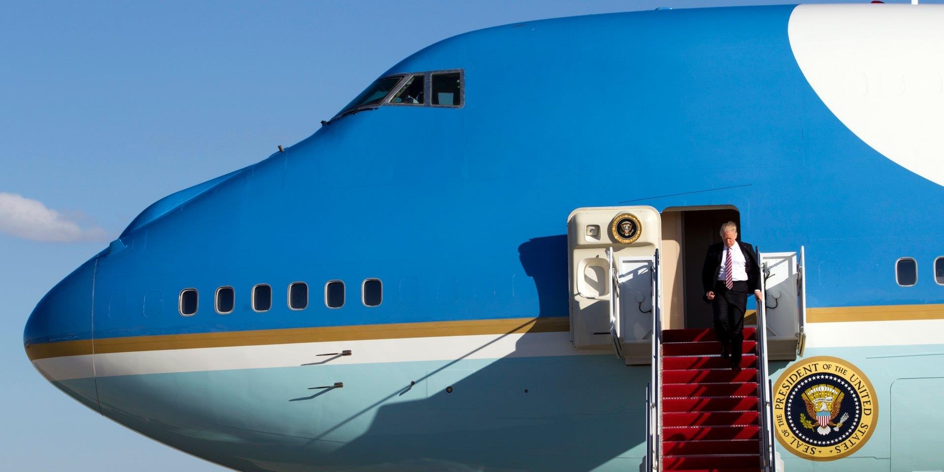 Air Force One của Trump 'ngốn' hơn 5, 2 tỷ USD ảnh 1 Air Force One cua Trump 'ngon' hon 5, 2 ty USD anh 1