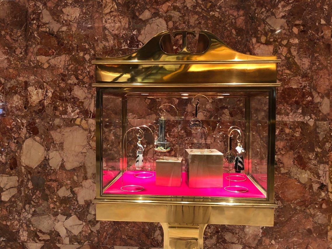 toa nha ban do nhan hieu Tong thong Trump anh 35