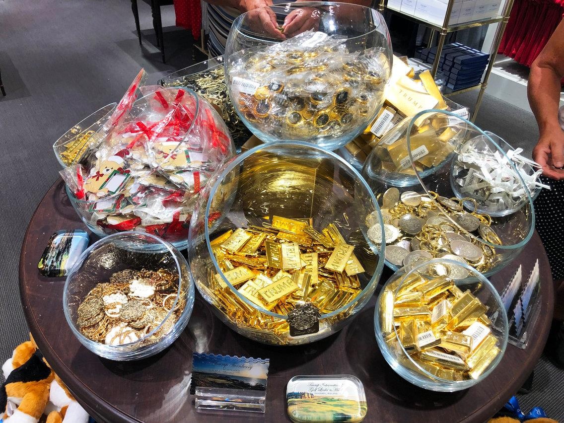 toa nha ban do nhan hieu Tong thong Trump anh 36