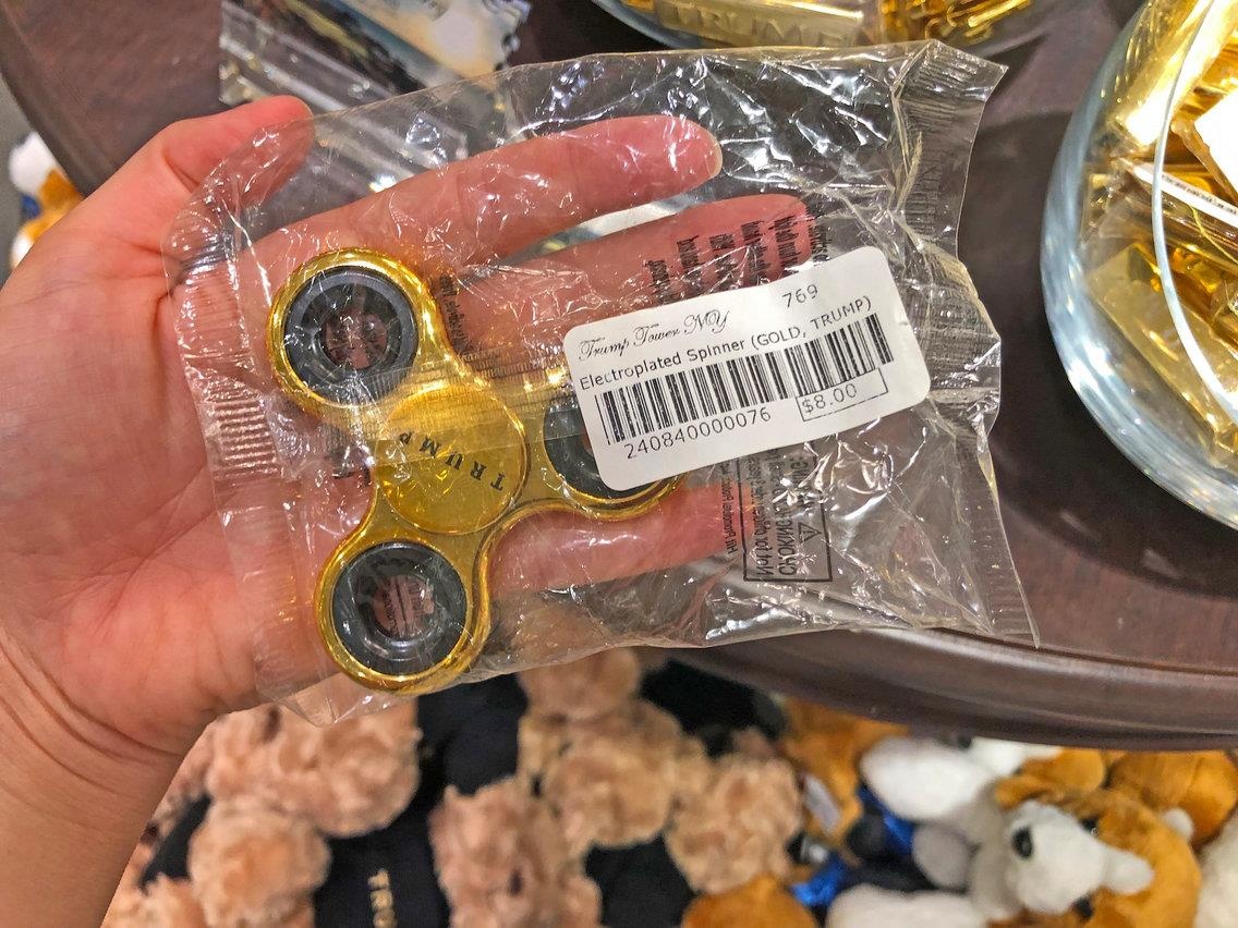 toa nha ban do nhan hieu Tong thong Trump anh 40