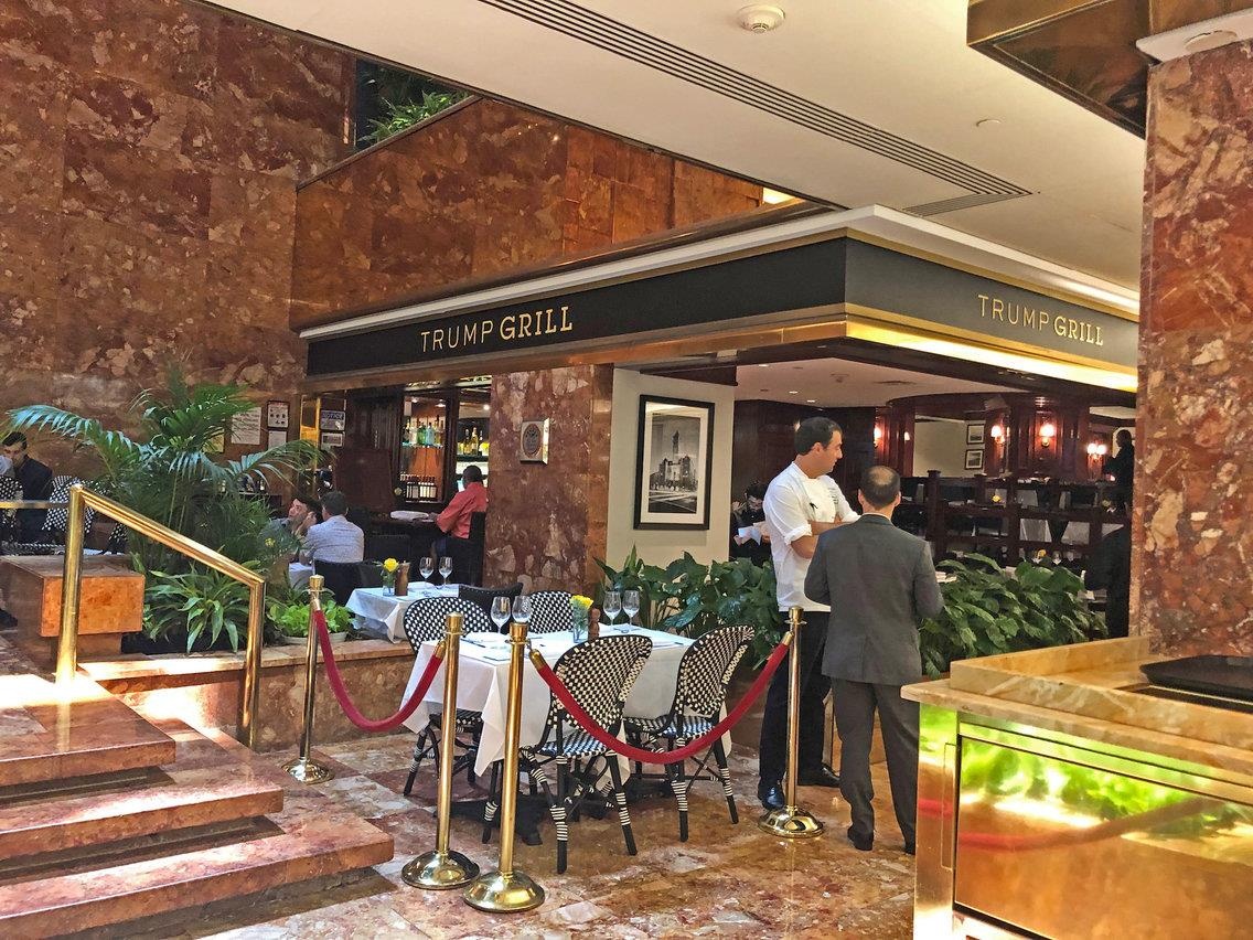 toa nha ban do nhan hieu Tong thong Trump anh 50