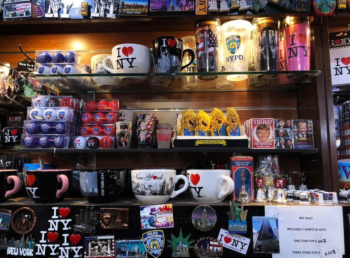 toa nha ban do nhan hieu Tong thong Trump anh 3