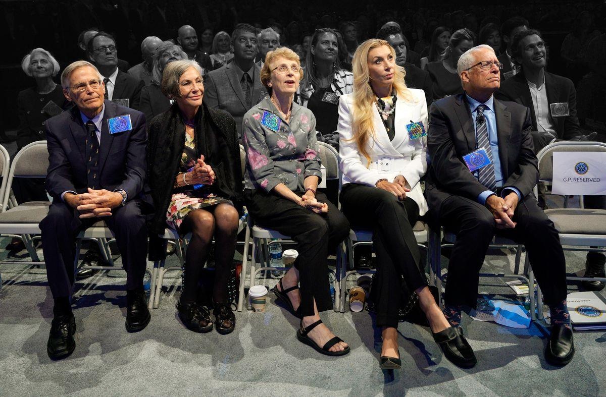 gia dinh waltons kiem 4 trieu USD moi gio anh 1