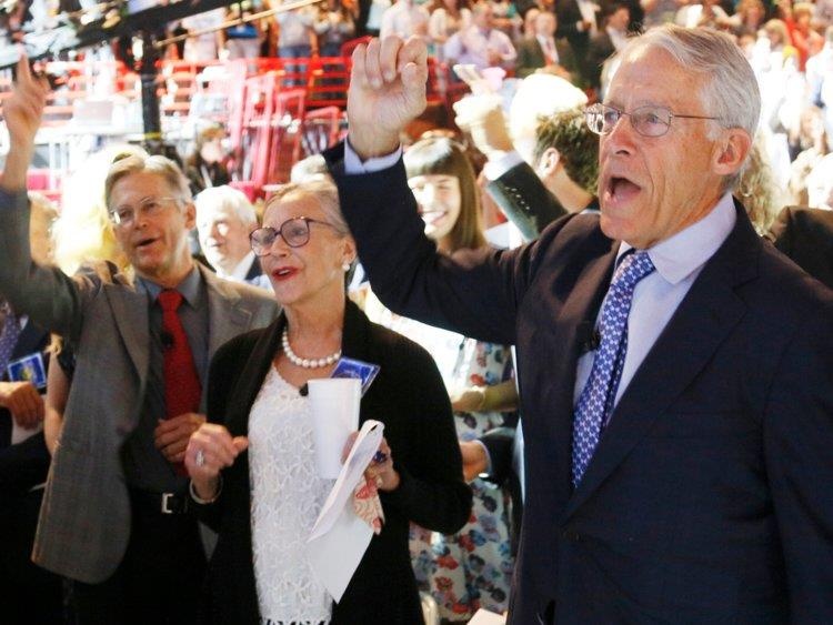 gia dinh waltons kiem 4 trieu USD moi gio anh 2