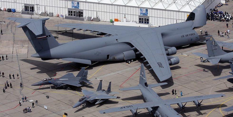 may bay lon nhat the gioi anh 1