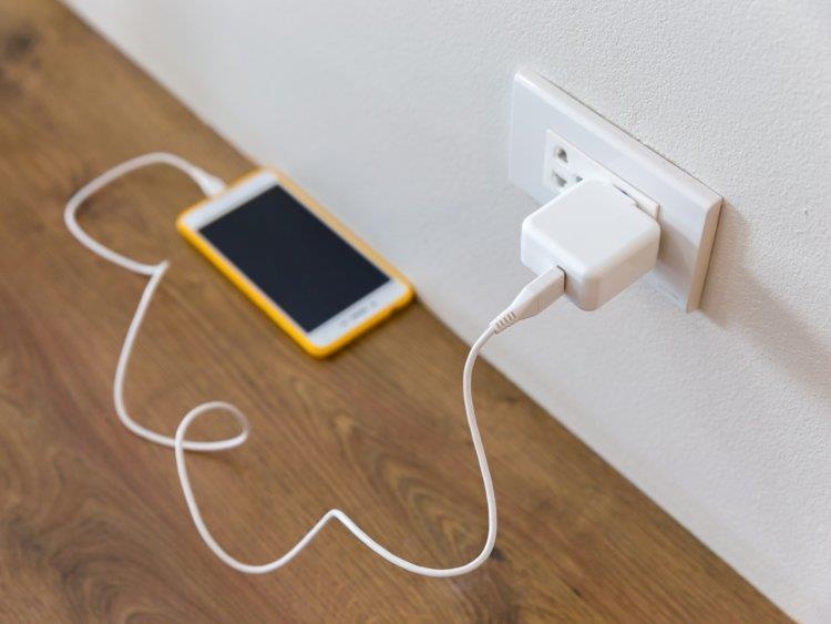 bi kip di du lich bang may bay anh 4