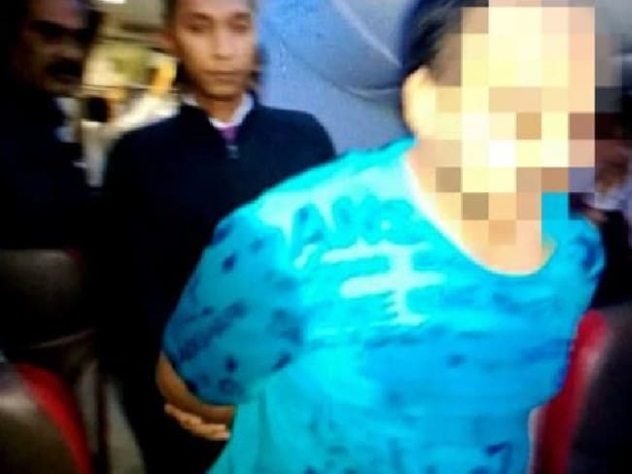 sex trong nha ve sinh anh 6