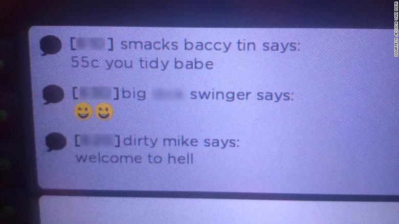 nguoi phu nu bi treu chon tren Virgin Atlantic anh 1