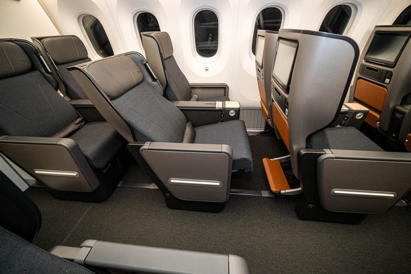 Chuyen bay dai nhat the gioi anh 13